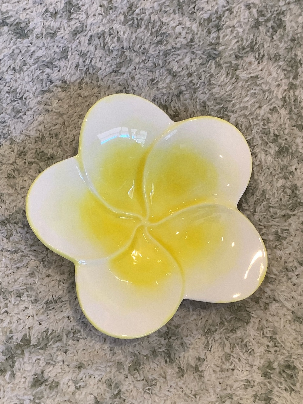 Yellow and White Tropical Plumeria Flower Shaped Decorative Dish or Soap Dish HC - Picture 11 of 13
